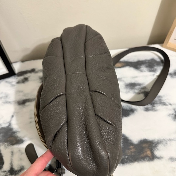 Marc By Marc Jacobs Gray Crossbody Bag Detachable Leather Strap Silver-Tone Zip - Picture 7 of 11